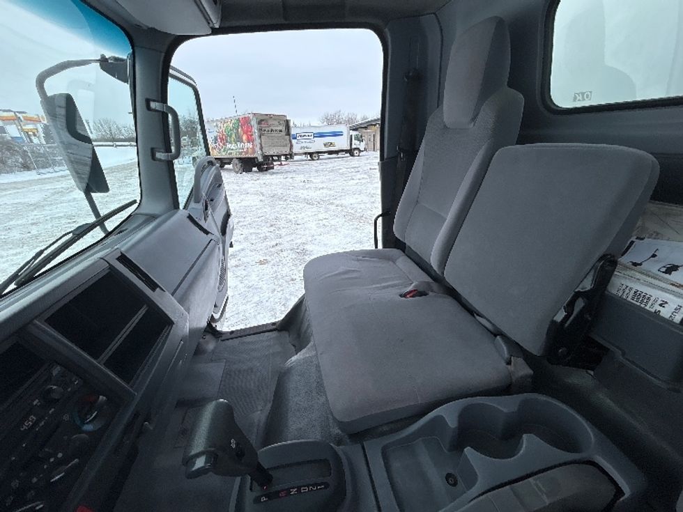 Medium Duty Box Truck-Light and Medium Duty Trucks-Isuzu-2020-NRR-Montreal-PQ-153,738\n\t\tkm-$ 63,750 - Image 19