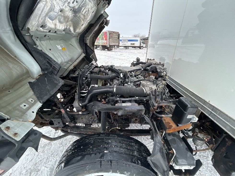 Medium Duty Box Truck-Light and Medium Duty Trucks-Isuzu-2020-NRR-Montreal-PQ-153,738\n\t\tkm-$ 63,750 - Image 24