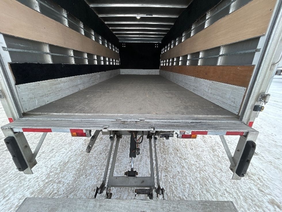 Medium Duty Box Truck-Light and Medium Duty Trucks-Isuzu-2020-NRR-Montreal-PQ-155,970\n\t\tkm-$ 63,500 - Image 10