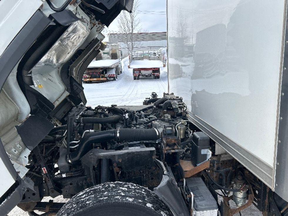 Medium Duty Box Truck-Light and Medium Duty Trucks-Isuzu-2020-NRR-Montreal-PQ-155,970\n\t\tkm-$ 63,500 - Image 24