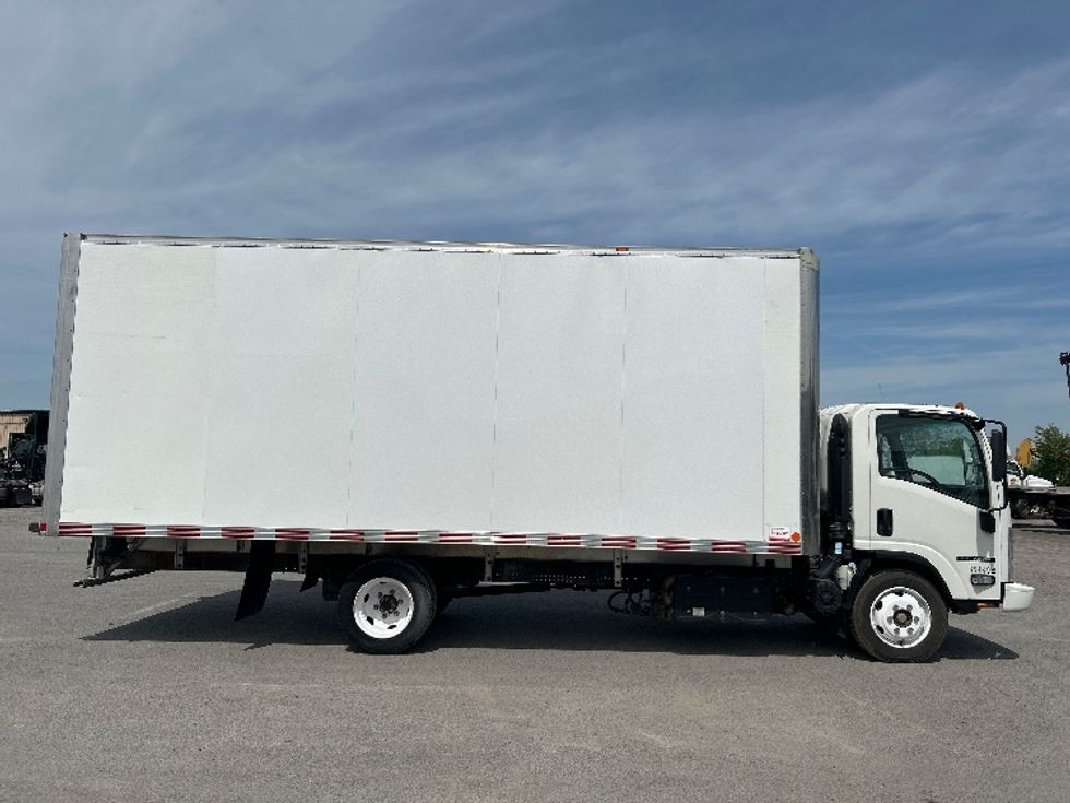 Medium Duty Box Truck-Light and Medium Duty Trucks-Isuzu-2020-NRR-Montreal-PQ-195,558\n\t\tkm-$ 51,750 - Image 14