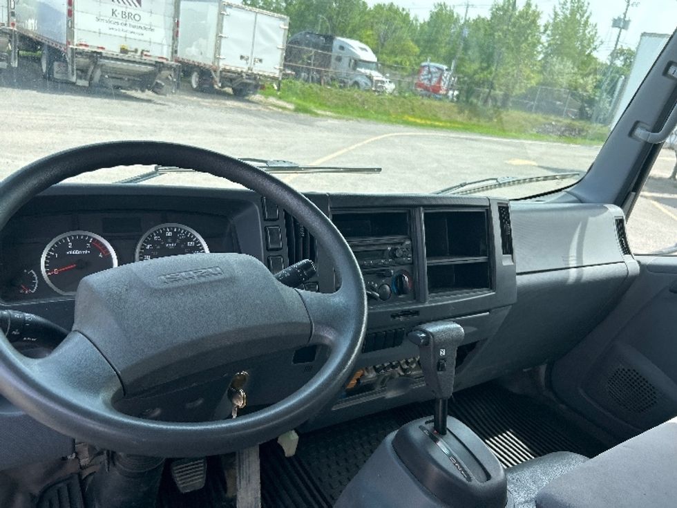 Medium Duty Box Truck-Light and Medium Duty Trucks-Isuzu-2020-NRR-Montreal-PQ-195,558\n\t\tkm-$ 51,750 - Image 16