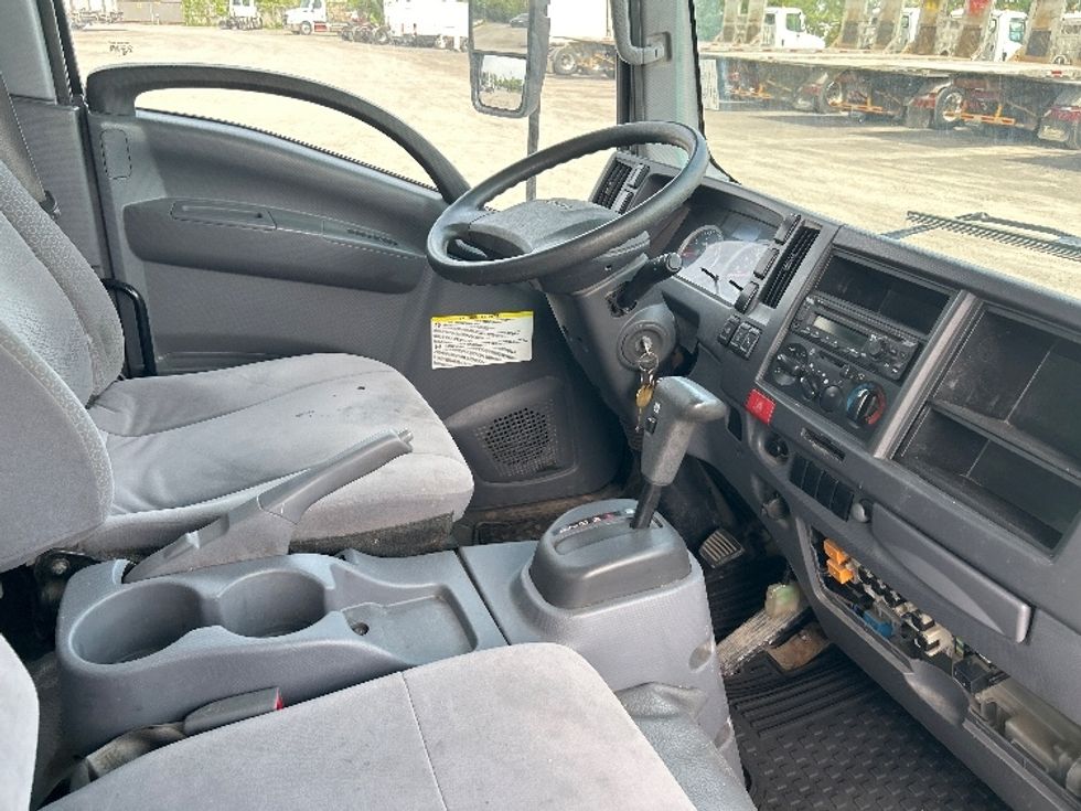 Medium Duty Box Truck-Light and Medium Duty Trucks-Isuzu-2020-NRR-Montreal-PQ-195,558\n\t\tkm-$ 51,750 - Image 21