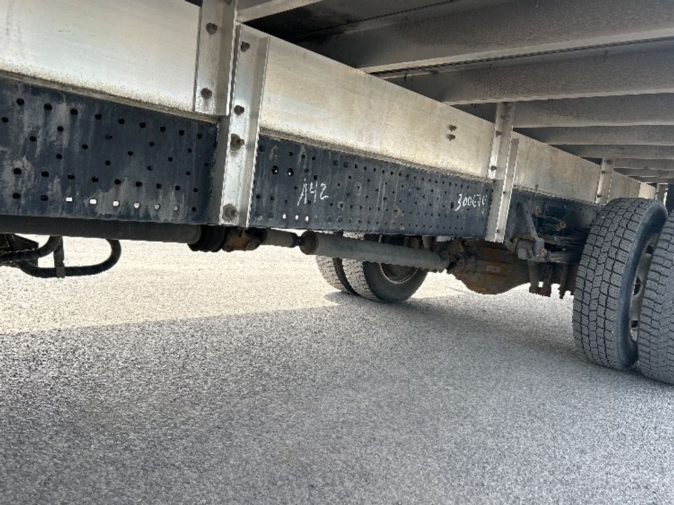 Medium Duty Box Truck-Light and Medium Duty Trucks-Isuzu-2020-NRR-Montreal-PQ-195,558\n\t\tkm-$ 51,750 - Image 5