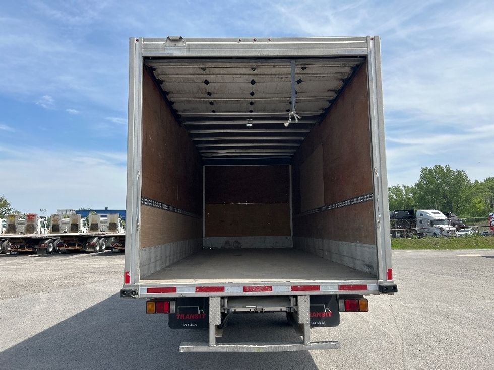 Medium Duty Box Truck-Light and Medium Duty Trucks-Isuzu-2020-NRR-Montreal-PQ-195,558\n\t\tkm-$ 51,750 - Image 8