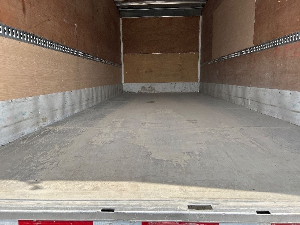 Medium Duty Box Truck-Light and Medium Duty Trucks-Isuzu-2020-NRR-Montreal-PQ-195,558\n\t\tkm-$ 51,750 - Image 9