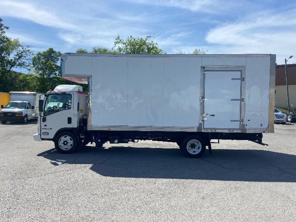 Medium Duty Box Truck-Light and Medium Duty Trucks-Isuzu-2020-NRR-Nashville (Mount Juliet)-TN-114,765\n\t\tmiles-$ 48,500 - Image 4