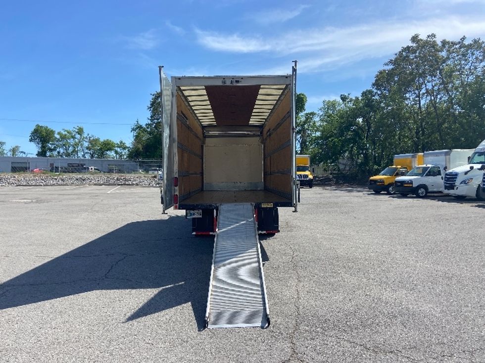 Medium Duty Box Truck-Light and Medium Duty Trucks-Isuzu-2020-NRR-Nashville (Mount Juliet)-TN-114,765\n\t\tmiles-$ 48,500 - Image 9