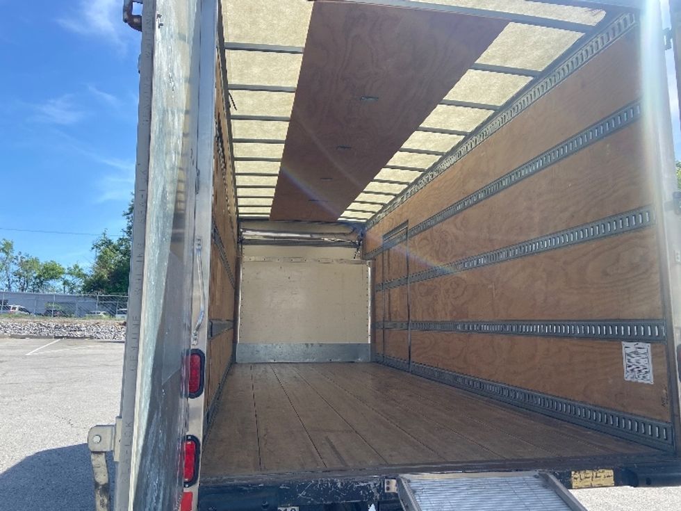 Medium Duty Box Truck-Light and Medium Duty Trucks-Isuzu-2020-NRR-Nashville (Mount Juliet)-TN-114,765\n\t\tmiles-$ 48,500 - Image 12