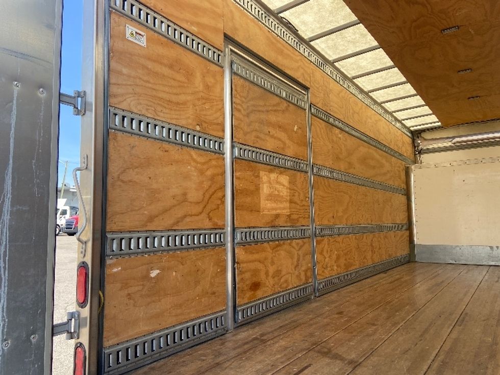 Medium Duty Box Truck-Light and Medium Duty Trucks-Isuzu-2020-NRR-Nashville (Mount Juliet)-TN-114,765\n\t\tmiles-$ 48,500 - Image 11