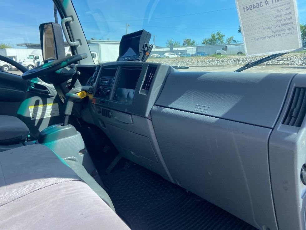 Medium Duty Box Truck-Light and Medium Duty Trucks-Isuzu-2020-NRR-Nashville (Mount Juliet)-TN-114,765\n\t\tmiles-$ 48,500 - Image 22