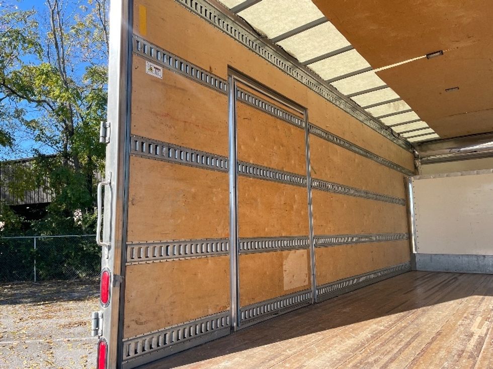 Medium Duty Box Truck-Light and Medium Duty Trucks-Isuzu-2020-NRR-Nashville (Mount Juliet)-TN-97,990\n\t\tmiles-$ 49,500 - Image 10