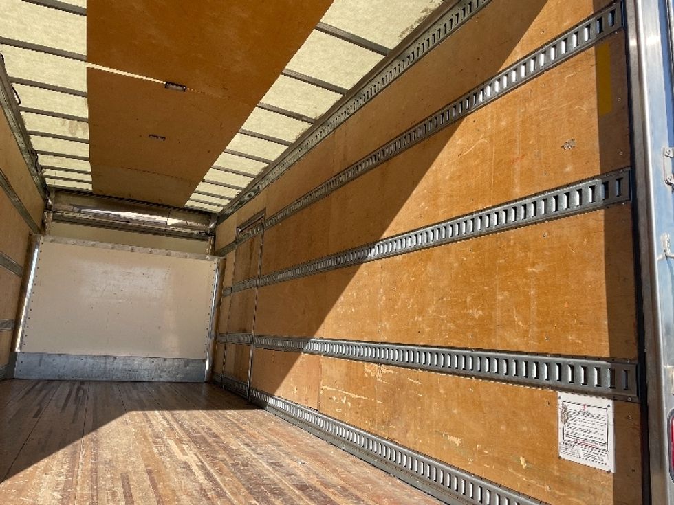 Medium Duty Box Truck-Light and Medium Duty Trucks-Isuzu-2020-NRR-Nashville (Mount Juliet)-TN-97,990\n\t\tmiles-$ 49,500 - Image 11