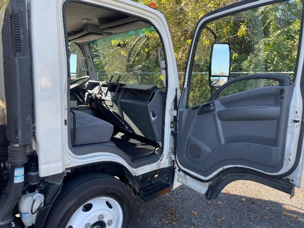 Medium Duty Box Truck-Light and Medium Duty Trucks-Isuzu-2020-NRR-Nashville (Mount Juliet)-TN-97,990\n\t\tmiles-$ 49,500 - Image 19