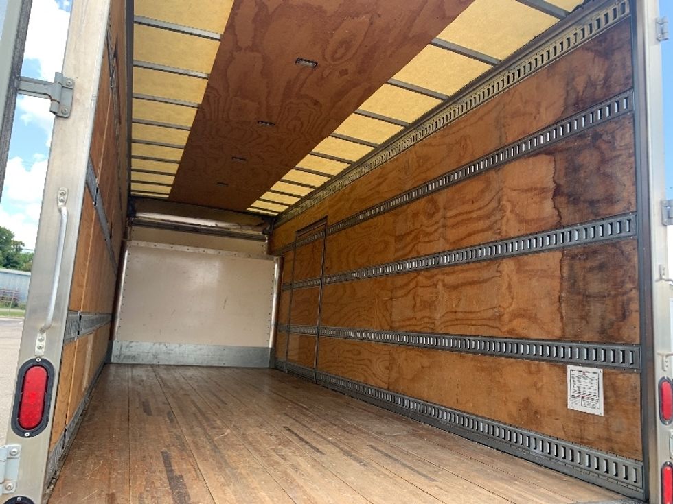 Medium Duty Box Truck-Light and Medium Duty Trucks-Isuzu-2020-NRR-Nashville-TN-61,345\n\t\tmiles-$ 48,500 - Image 12