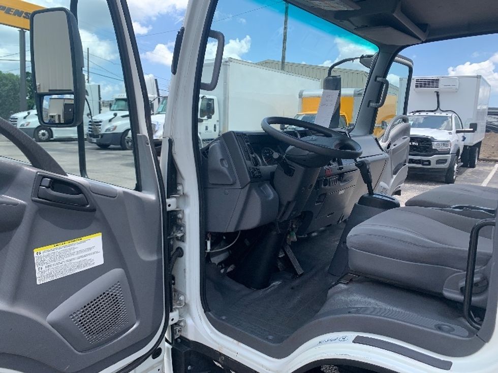 Medium Duty Box Truck-Light and Medium Duty Trucks-Isuzu-2020-NRR-Nashville-TN-61,345\n\t\tmiles-$ 48,500 - Image 16