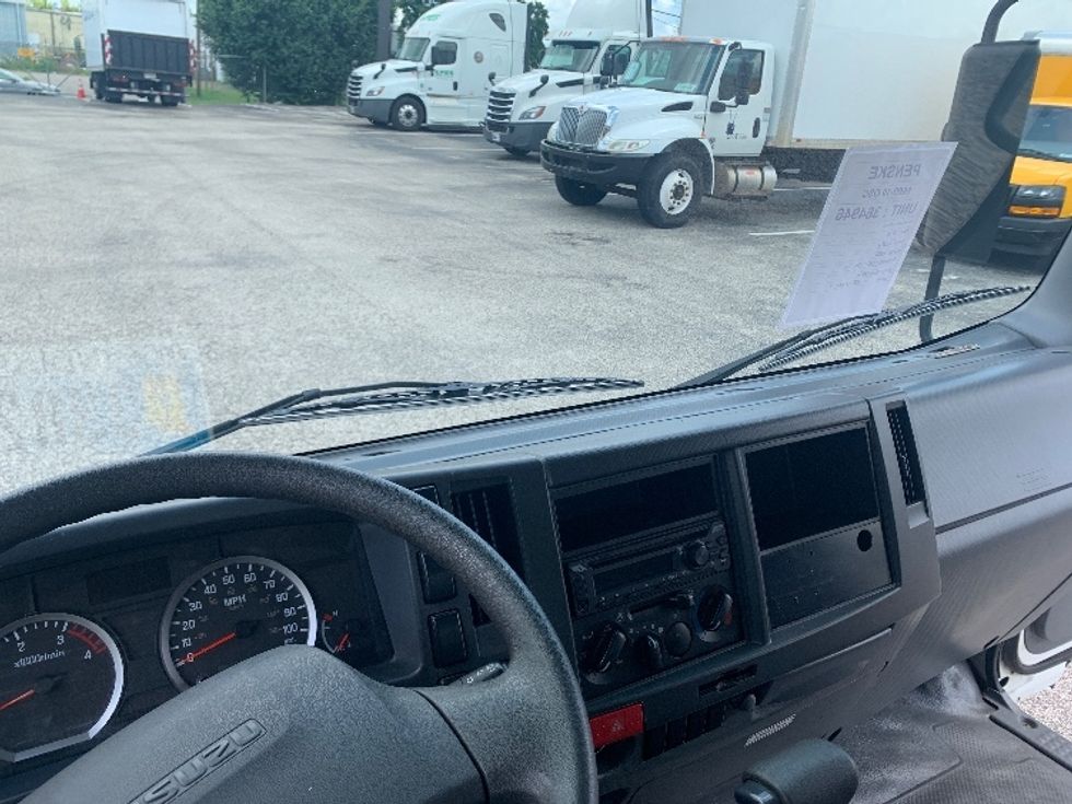 Medium Duty Box Truck-Light and Medium Duty Trucks-Isuzu-2020-NRR-Nashville-TN-61,345\n\t\tmiles-$ 48,500 - Image 18