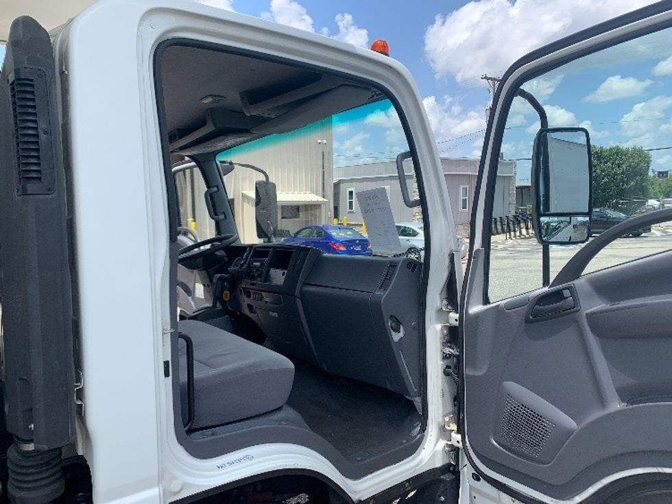 Medium Duty Box Truck-Light and Medium Duty Trucks-Isuzu-2020-NRR-Nashville-TN-61,345\n\t\tmiles-$ 48,500 - Image 20