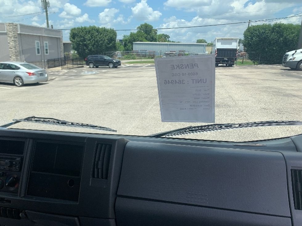 Medium Duty Box Truck-Light and Medium Duty Trucks-Isuzu-2020-NRR-Nashville-TN-61,345\n\t\tmiles-$ 48,500 - Image 21