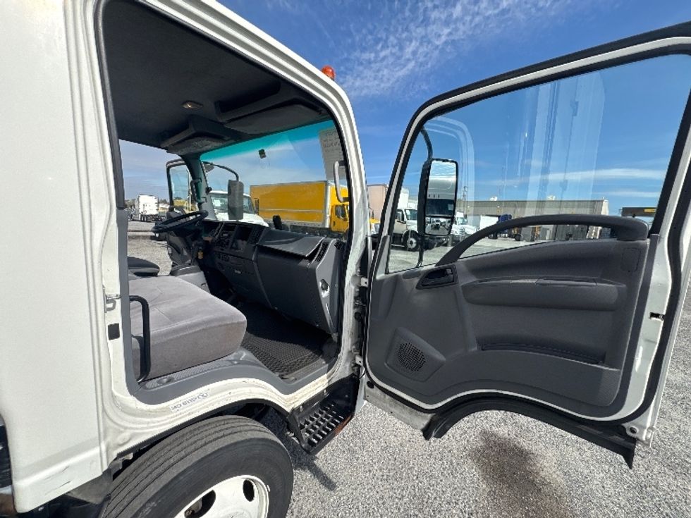 Medium Duty Box Truck-Light and Medium Duty Trucks-Isuzu-2020-NRR-Ocala-FL-125,613\n\t\tmiles-$ 43,500 - Image 19
