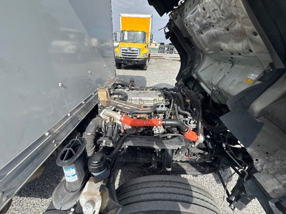 Medium Duty Box Truck-Light and Medium Duty Trucks-Isuzu-2020-NRR-Ocala-FL-125,613\n\t\tmiles-$ 43,500 - Image 22