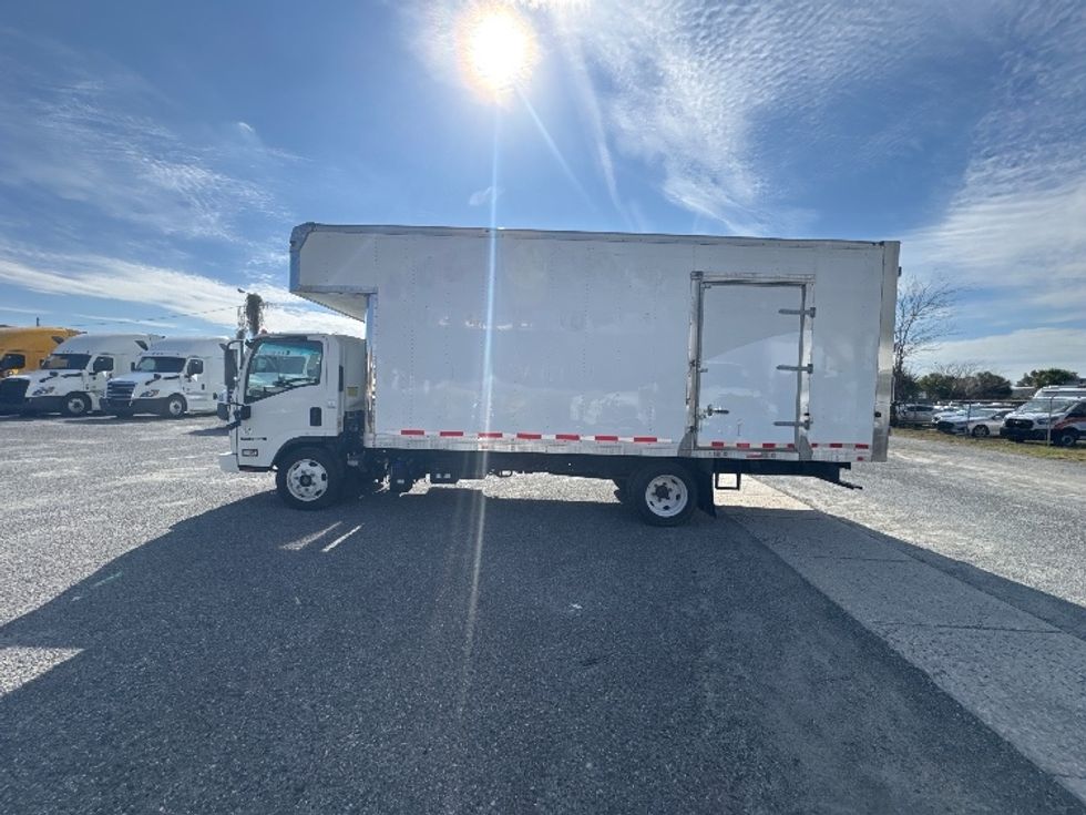 Medium Duty Box Truck-Light and Medium Duty Trucks-Isuzu-2020-NRR-Ocala-FL-125,613\n\t\tmiles-$ 43,500 - Image 4