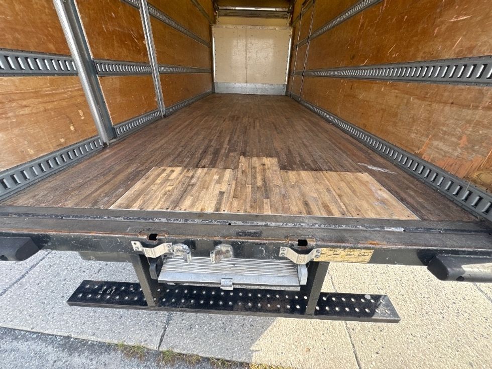 Medium Duty Box Truck-Light and Medium Duty Trucks-Isuzu-2020-NRR-Ocala-FL-125,613\n\t\tmiles-$ 43,500 - Image 9