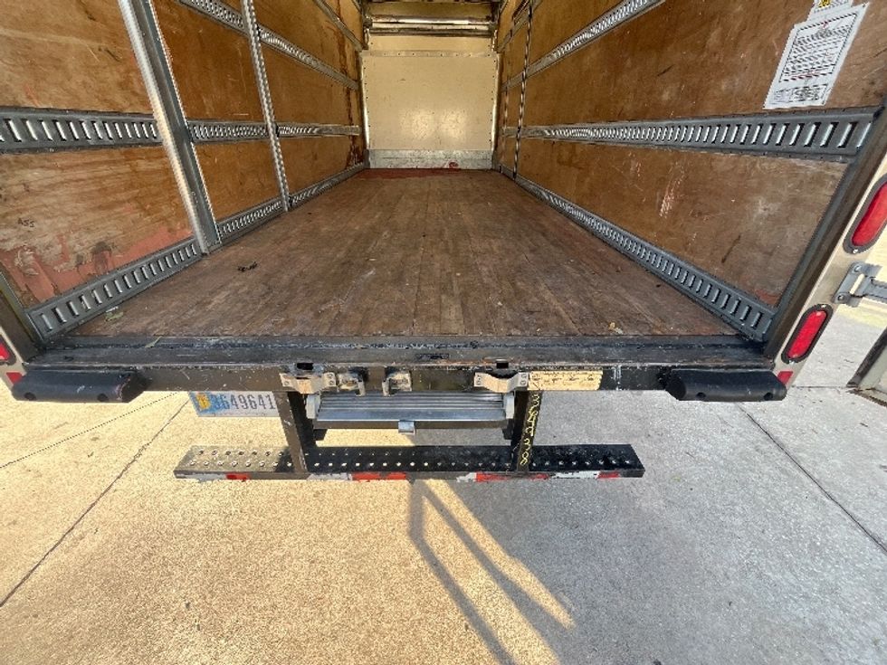 Medium Duty Box Truck-Light and Medium Duty Trucks-Isuzu-2020-NRR-Orlando-FL-119,603\n\t\tmiles-$ 44,000 - Image 10