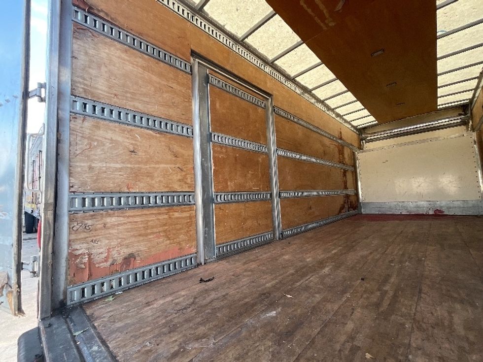 Medium Duty Box Truck-Light and Medium Duty Trucks-Isuzu-2020-NRR-Orlando-FL-119,603\n\t\tmiles-$ 44,000 - Image 11