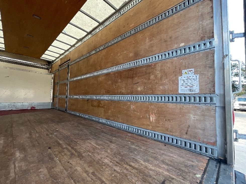 Medium Duty Box Truck-Light and Medium Duty Trucks-Isuzu-2020-NRR-Orlando-FL-119,603\n\t\tmiles-$ 44,000 - Image 12