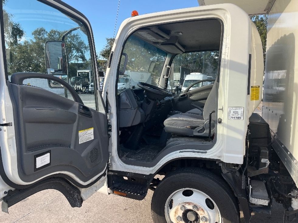 Medium Duty Box Truck-Light and Medium Duty Trucks-Isuzu-2020-NRR-Orlando-FL-119,603\n\t\tmiles-$ 44,000 - Image 16