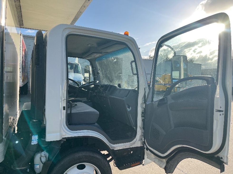 Medium Duty Box Truck-Light and Medium Duty Trucks-Isuzu-2020-NRR-Orlando-FL-119,603\n\t\tmiles-$ 44,000 - Image 20