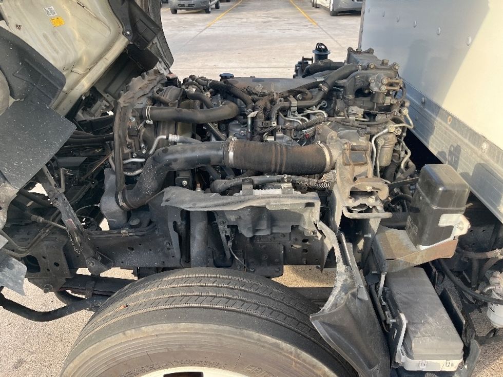 Medium Duty Box Truck-Light and Medium Duty Trucks-Isuzu-2020-NRR-Orlando-FL-119,603\n\t\tmiles-$ 44,000 - Image 24