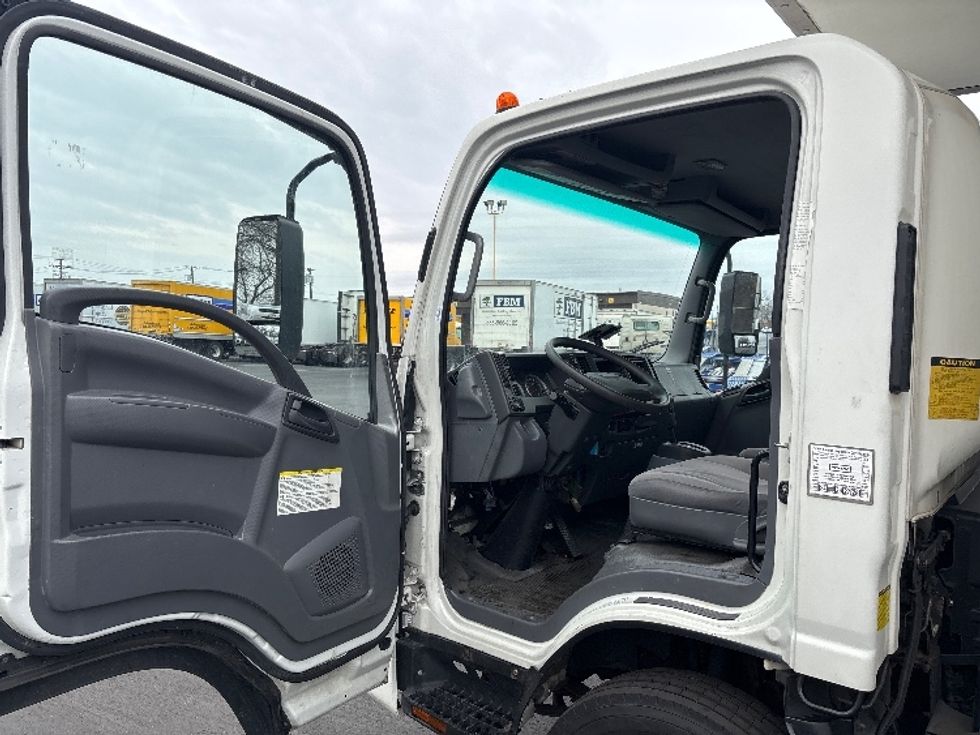 Medium Duty Box Truck-Light and Medium Duty Trucks-Isuzu-2020-NRR-Pennsauken-NJ-118,253\n\t\tmiles-$ 45,250 - Image 13