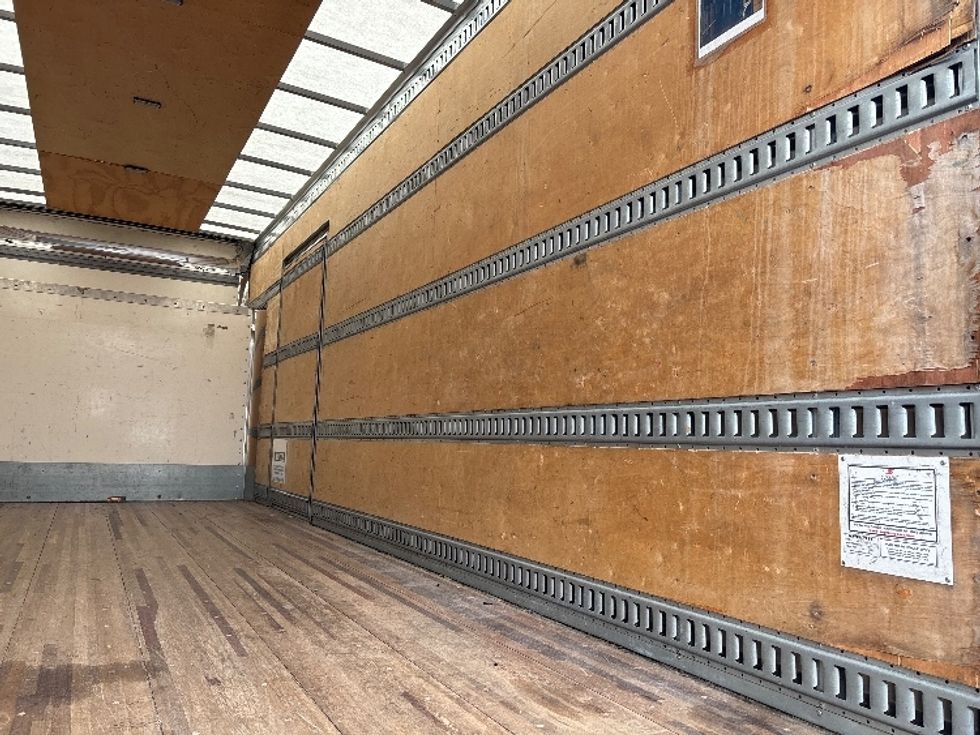 Medium Duty Box Truck-Light and Medium Duty Trucks-Isuzu-2020-NRR-Pennsauken-NJ-118,253\n\t\tmiles-$ 45,250 - Image 15