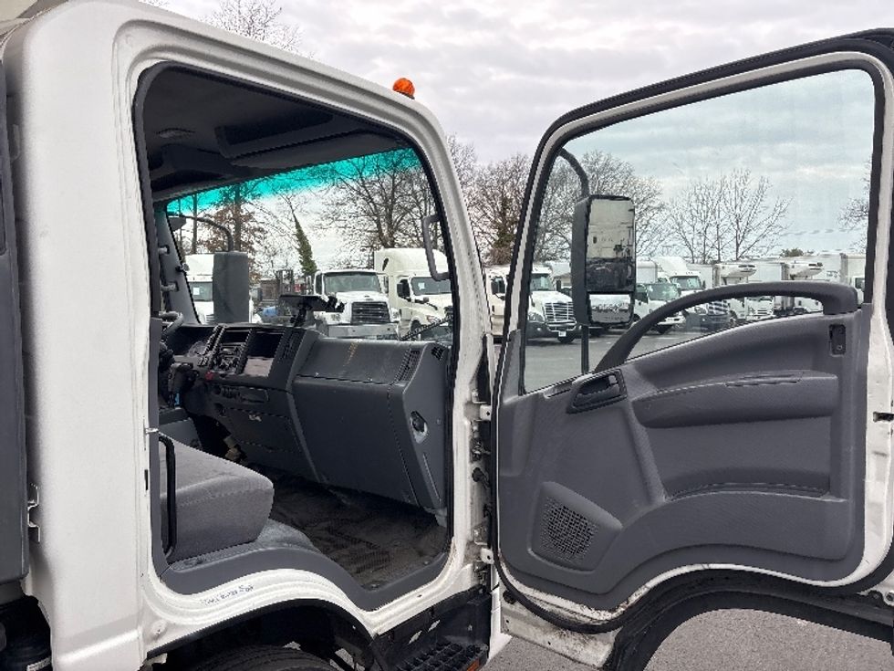 Medium Duty Box Truck-Light and Medium Duty Trucks-Isuzu-2020-NRR-Pennsauken-NJ-118,253\n\t\tmiles-$ 45,250 - Image 17