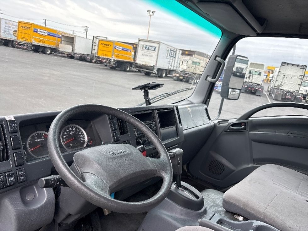 Medium Duty Box Truck-Light and Medium Duty Trucks-Isuzu-2020-NRR-Pennsauken-NJ-118,253\n\t\tmiles-$ 45,250 - Image 18
