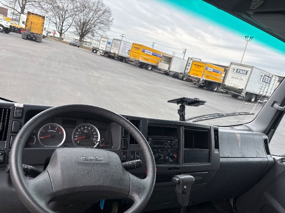 Medium Duty Box Truck-Light and Medium Duty Trucks-Isuzu-2020-NRR-Pennsauken-NJ-118,253\n\t\tmiles-$ 45,250 - Image 19