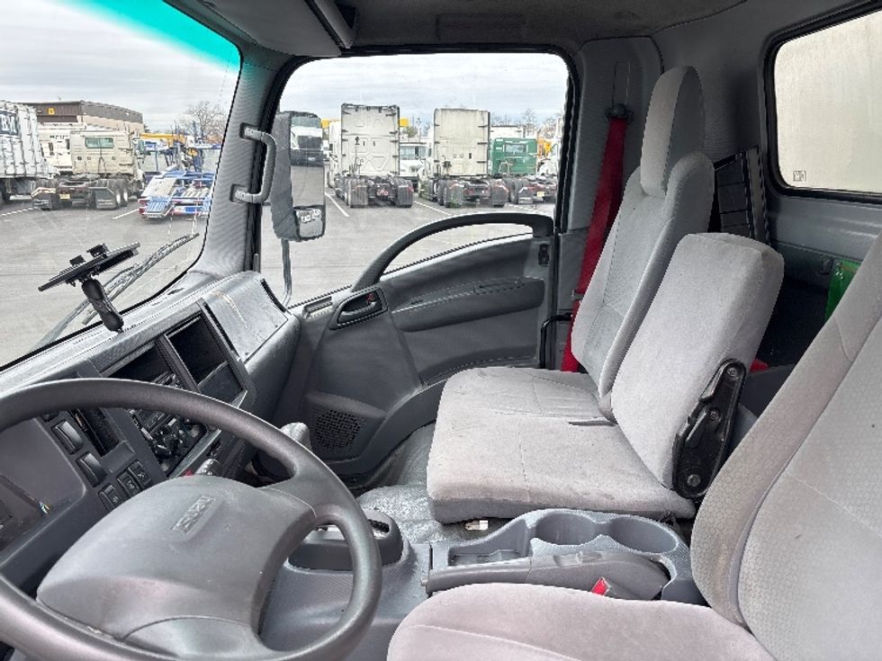 Medium Duty Box Truck-Light and Medium Duty Trucks-Isuzu-2020-NRR-Pennsauken-NJ-118,253\n\t\tmiles-$ 45,250 - Image 20