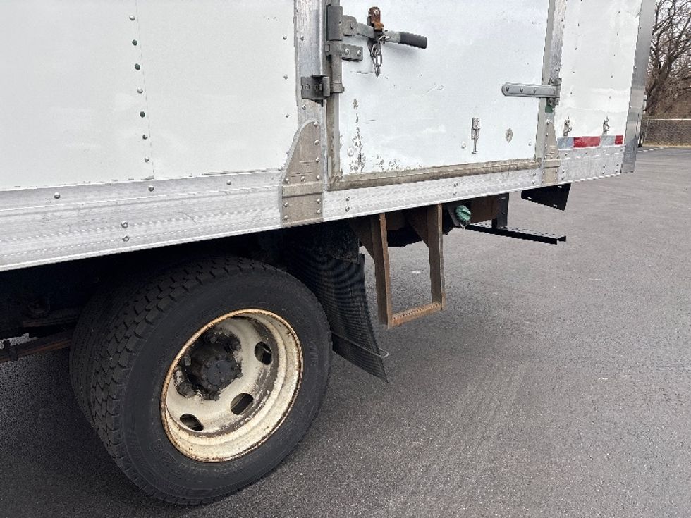 Medium Duty Box Truck-Light and Medium Duty Trucks-Isuzu-2020-NRR-Pennsauken-NJ-118,253\n\t\tmiles-$ 45,250 - Image 27