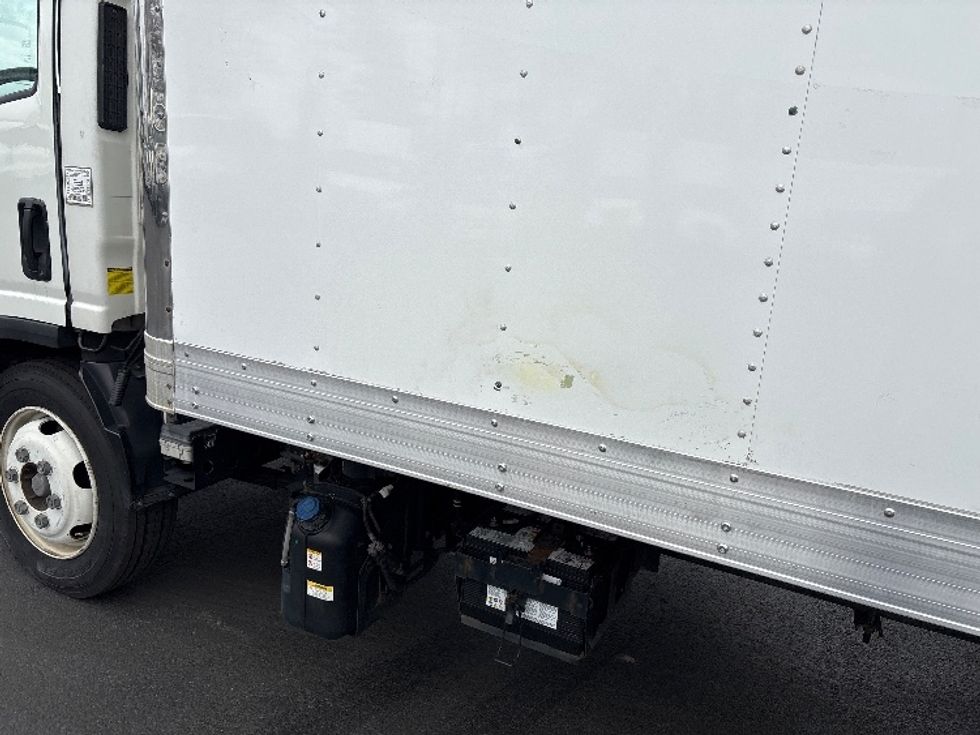 Medium Duty Box Truck-Light and Medium Duty Trucks-Isuzu-2020-NRR-Pennsauken-NJ-118,253\n\t\tmiles-$ 45,250 - Image 28