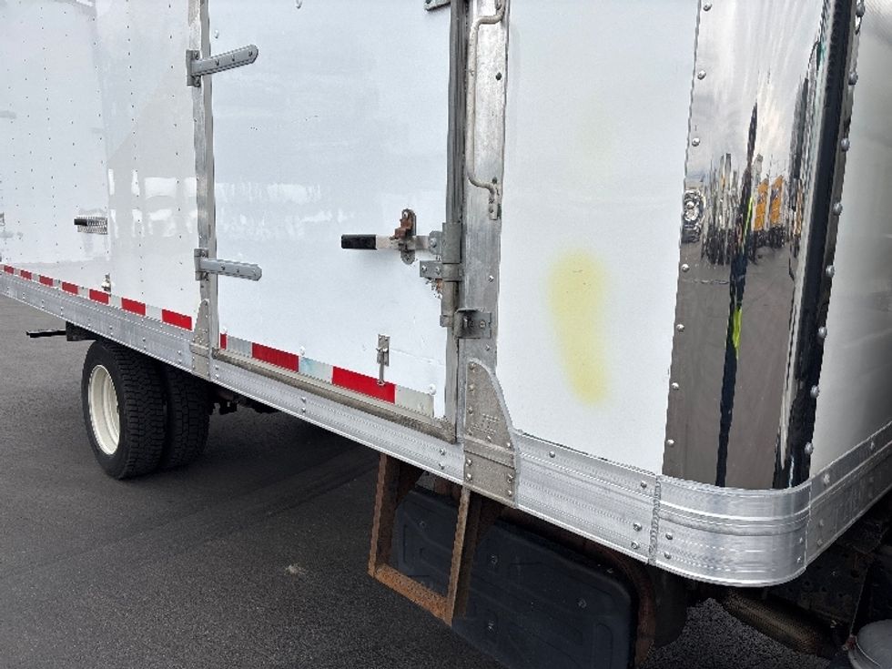 Medium Duty Box Truck-Light and Medium Duty Trucks-Isuzu-2020-NRR-Pennsauken-NJ-118,253\n\t\tmiles-$ 45,250 - Image 29