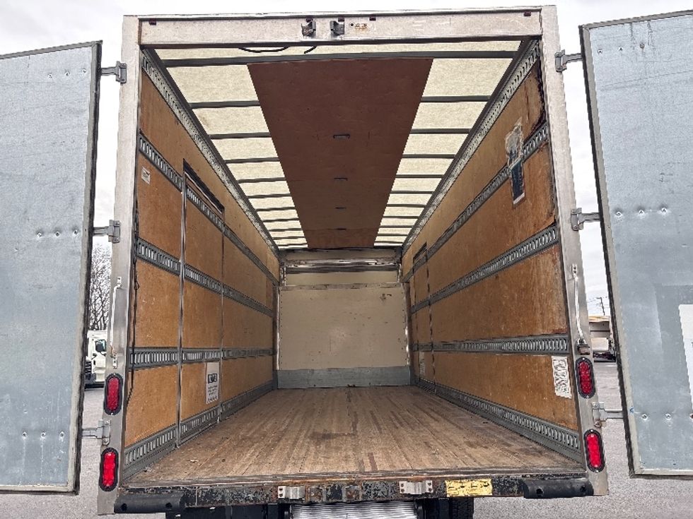 Medium Duty Box Truck-Light and Medium Duty Trucks-Isuzu-2020-NRR-Pennsauken-NJ-118,253\n\t\tmiles-$ 45,250 - Image 8