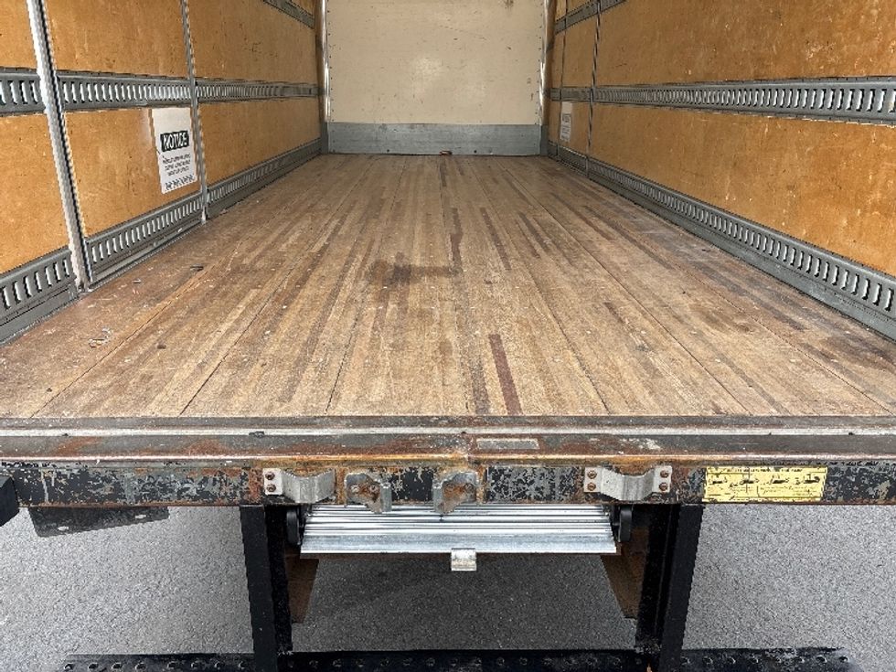 Medium Duty Box Truck-Light and Medium Duty Trucks-Isuzu-2020-NRR-Pennsauken-NJ-118,253\n\t\tmiles-$ 45,250 - Image 9