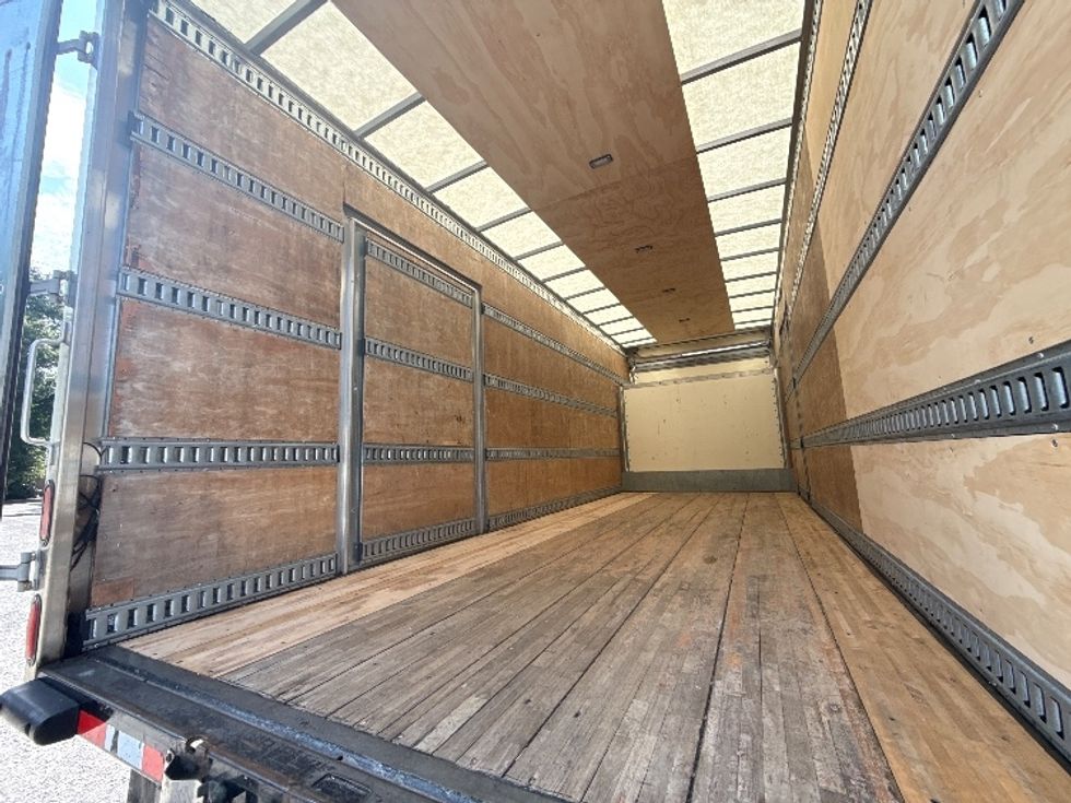 Medium Duty Box Truck-Light and Medium Duty Trucks-Isuzu-2020-NRR-Pensacola-FL-106,177\n\t\tmiles-$ 43,500 - Image 10