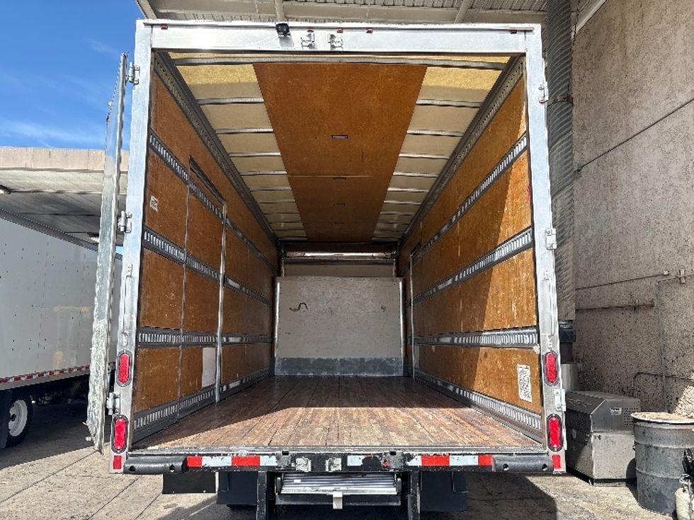Medium Duty Box Truck-Light and Medium Duty Trucks-Isuzu-2020-NRR-Phoenix-AZ-119,051\n\t\tmiles-$ 44,250 - Image 8