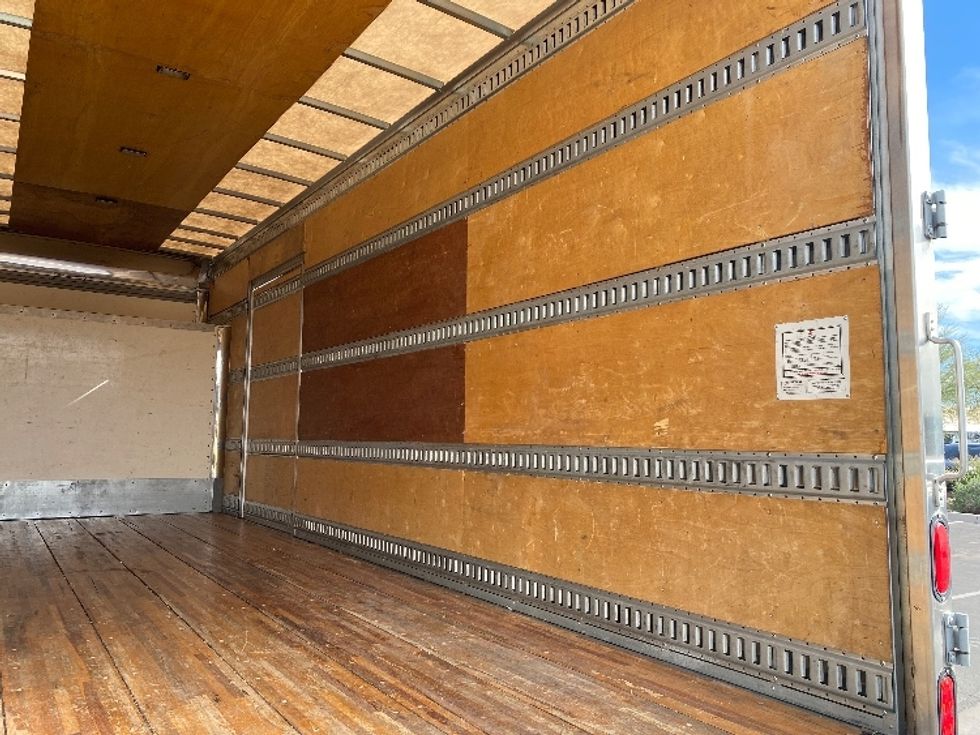 Medium Duty Box Truck-Light and Medium Duty Trucks-Isuzu-2020-NRR-Phoenix-AZ-97,491\n\t\tmiles-$ 49,250 - Image 10