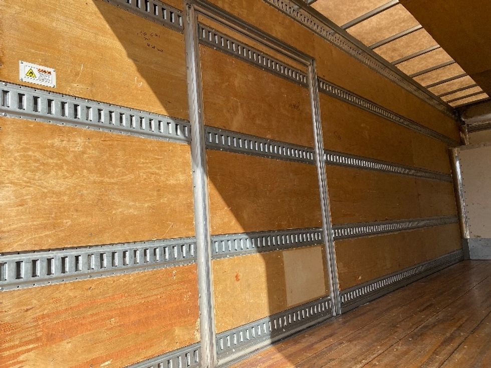 Medium Duty Box Truck-Light and Medium Duty Trucks-Isuzu-2020-NRR-Phoenix-AZ-97,491\n\t\tmiles-$ 49,250 - Image 9