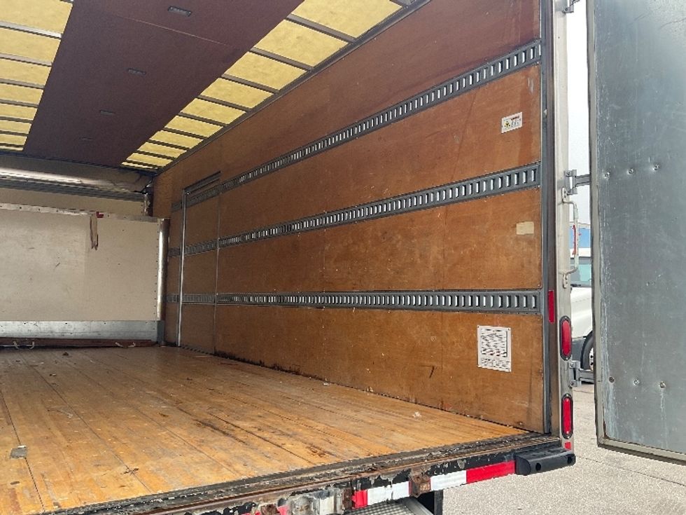 Medium Duty Box Truck-Light and Medium Duty Trucks-Isuzu-2020-NRR-Piqua-OH-101,079\n\t\tmiles-$ 48,750 - Image 12