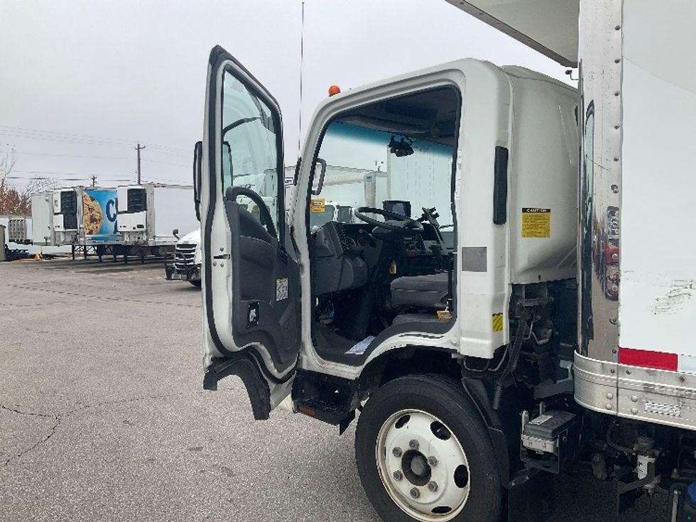 Medium Duty Box Truck-Light and Medium Duty Trucks-Isuzu-2020-NRR-Piqua-OH-101,079\n\t\tmiles-$ 48,750 - Image 17